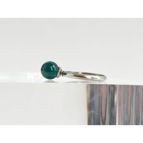 Silver Toned Faux Green Malachite Minimalist Vintage Cabochon Ring - sz 6.5 - Picture 5 of 9